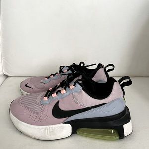 Women’s Nike Air Sneakers